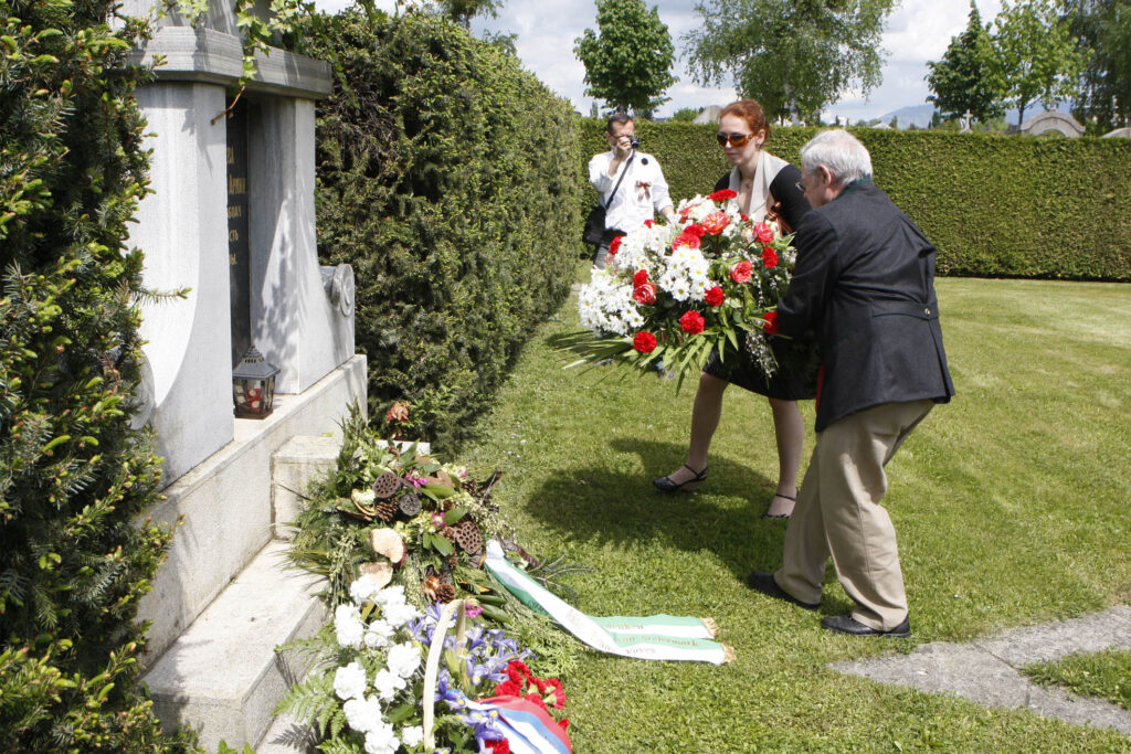 Graz_9_Mai_Kranzniederlegung